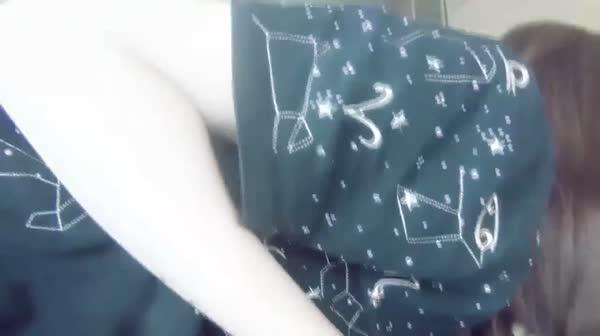 清纯师范大学美女酒店援交土豪床上被内射2次后换上黑丝开档袜趴在天窗上又被狂操一次,小逼真诱人,国语!